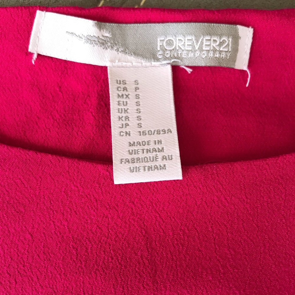 Red top , Forever 21 - Picture 6 of 7